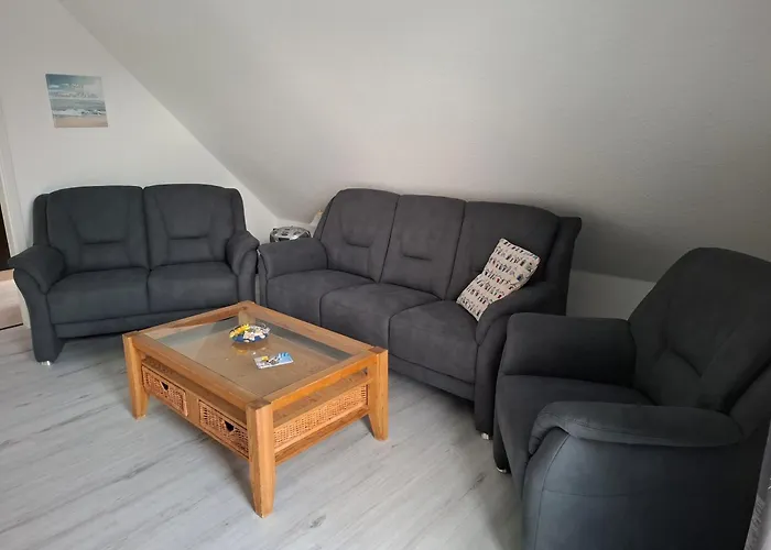 Balkonwohnung Roter 公寓 *